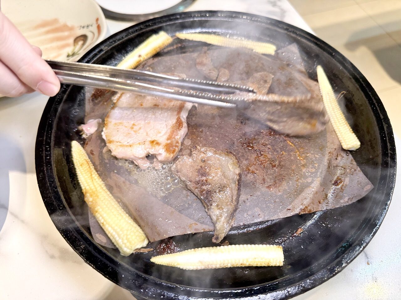 【信義食記】想肉了火烤兩吃吃到飽! 高CP值大口吃肉假日650元不用服務費,近永春捷運站(菜單/訂位) - 第38張圖 【信義食記】想肉了火烤兩吃吃到飽! 高CP值大口吃肉假日650元不用服務費,近永春捷運站(菜單/訂位)