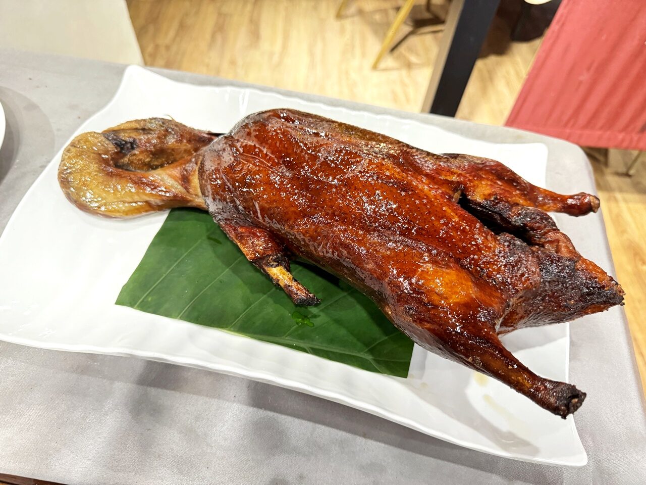 【大安食記】水粵香 藏在師大地下室的粵菜餐廳! 開箱10人12800元酒饗宴餐含招牌片皮鴨、佛跳牆、東坡肉，近捷運古亭站(菜單/訂位)