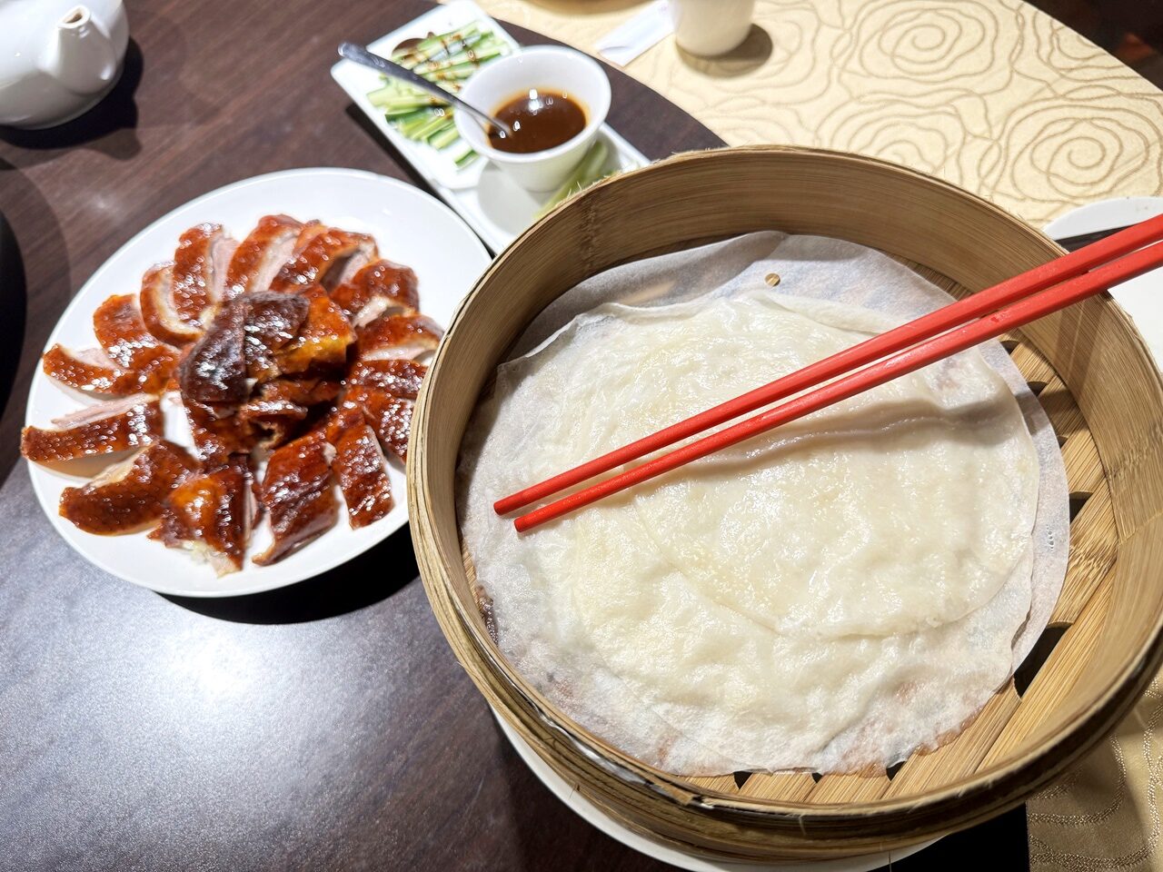 【大安食記】水粵香 藏在師大地下室的粵菜餐廳! 開箱10人12800元酒饗宴餐含招牌片皮鴨、佛跳牆、東坡肉，近捷運古亭站(菜單/訂位)