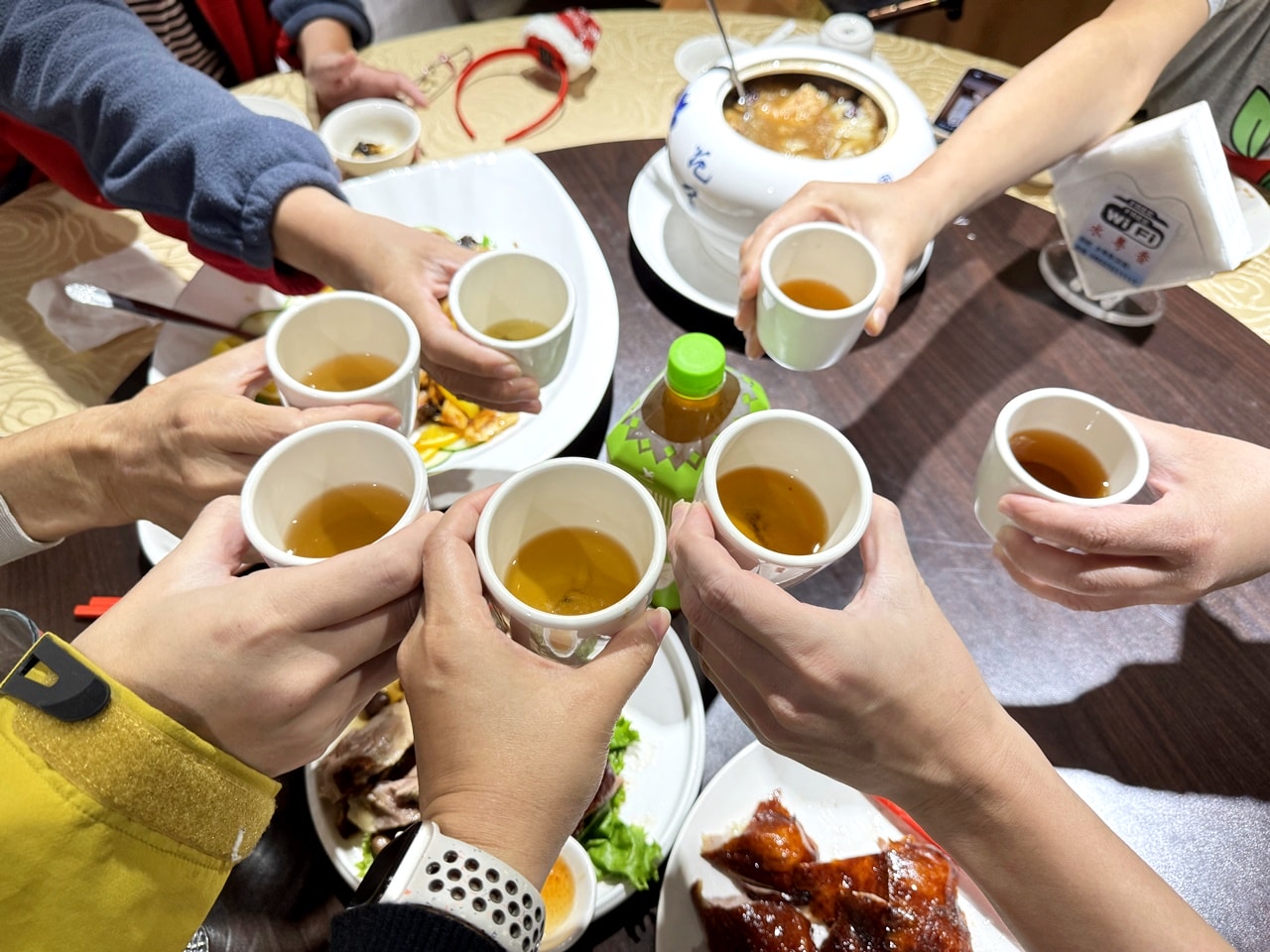 【大安食記】水粵香 藏在師大地下室的粵菜餐廳! 開箱10人12800元酒饗宴餐含招牌片皮鴨、佛跳牆、東坡肉，近捷運古亭站(菜單/訂位)