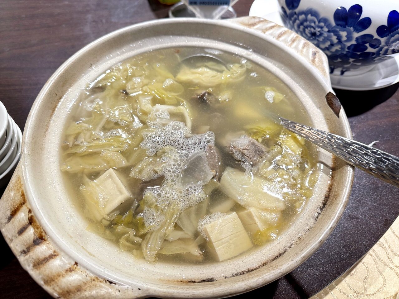 【大安食記】水粵香 藏在師大地下室的粵菜餐廳! 開箱10人12800元酒饗宴餐含招牌片皮鴨、佛跳牆、東坡肉，近捷運古亭站(菜單/訂位)