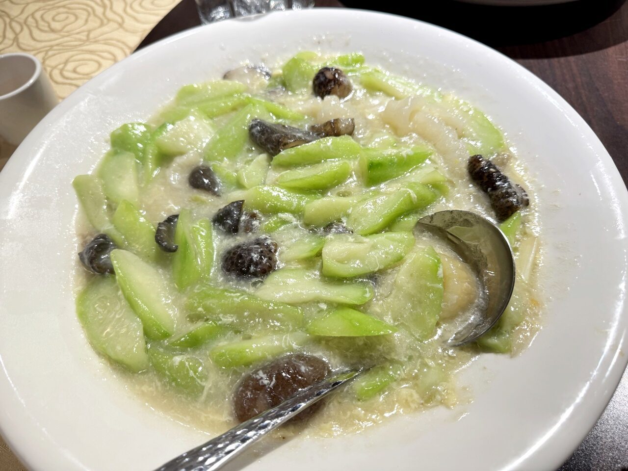 【大安食記】水粵香 藏在師大地下室的粵菜餐廳! 開箱10人12800元酒饗宴餐含招牌片皮鴨、佛跳牆、東坡肉，近捷運古亭站(菜單/訂位)