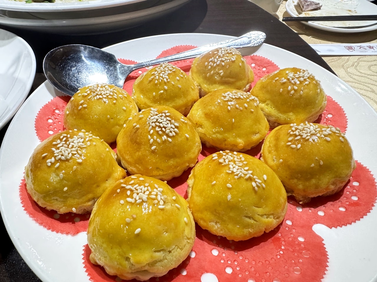 【大安食記】水粵香 藏在師大地下室的粵菜餐廳! 開箱10人12800元酒饗宴餐含招牌片皮鴨、佛跳牆、東坡肉，近捷運古亭站(菜單/訂位)