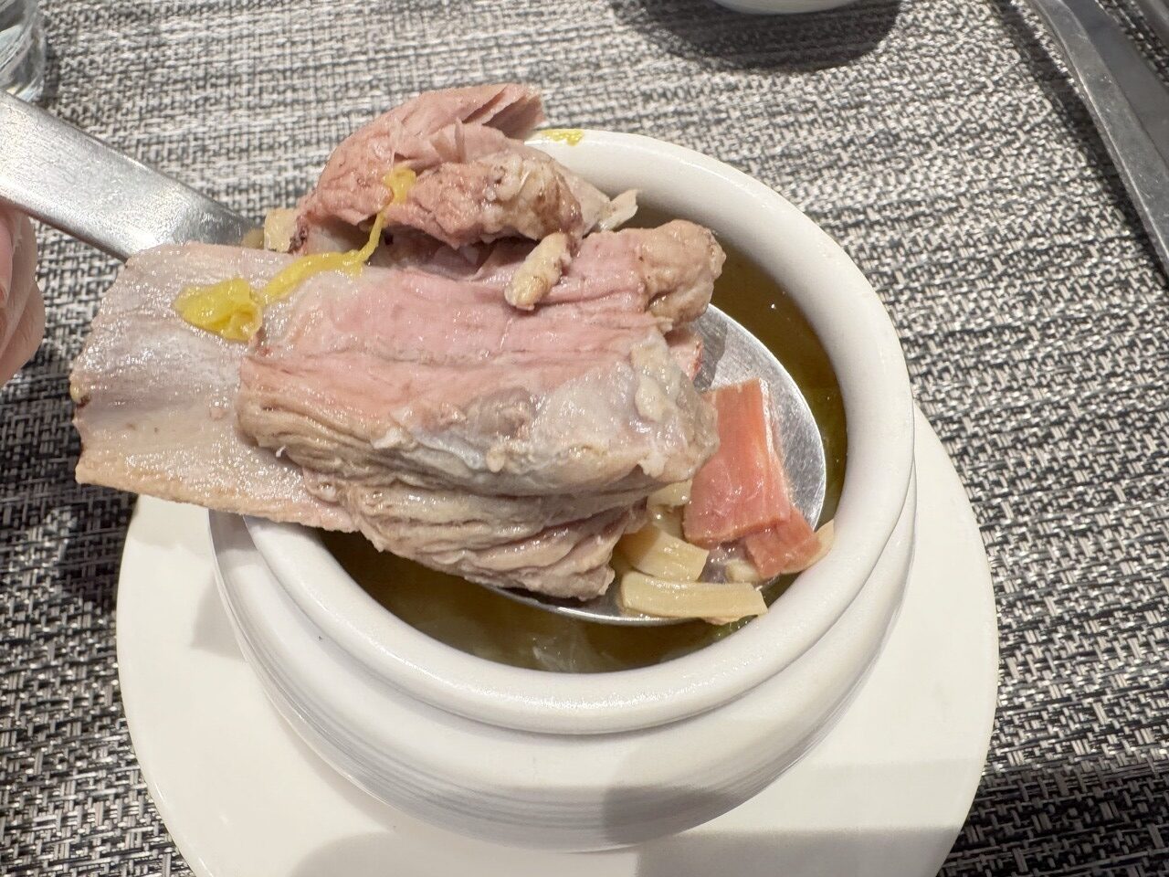 【花蓮食記】傑米料理，每人2290元的無菜單料理開箱，像朋友般的包場級體驗。