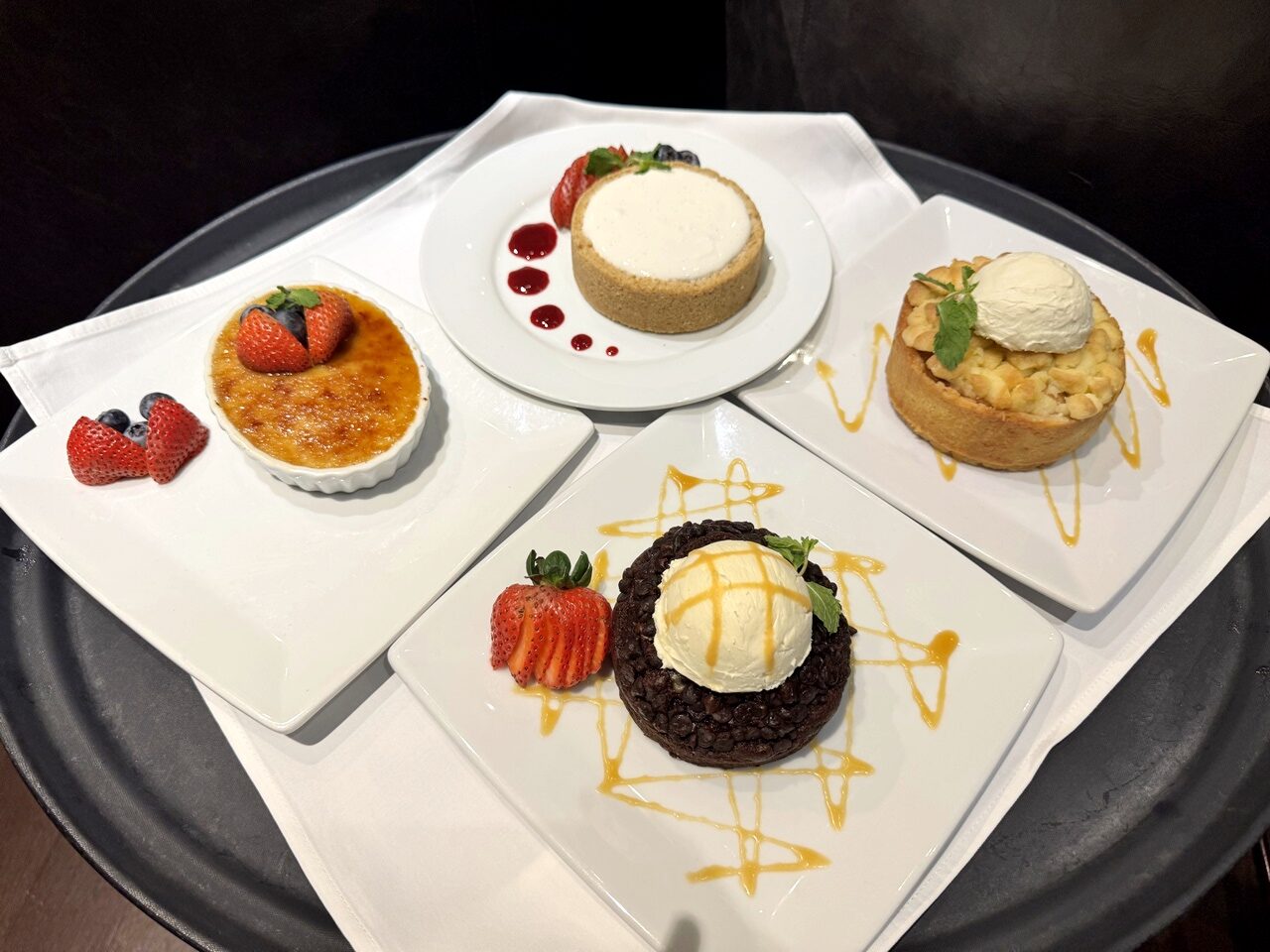 【中山食記】茹絲葵經典牛排館 Ruth’s Chris 大直店，經典菜色開箱，招牌肋眼牛排滋滋作響，紐奧良煎蝦肥美彈牙，近劍南路捷運站(菜單/訂位)