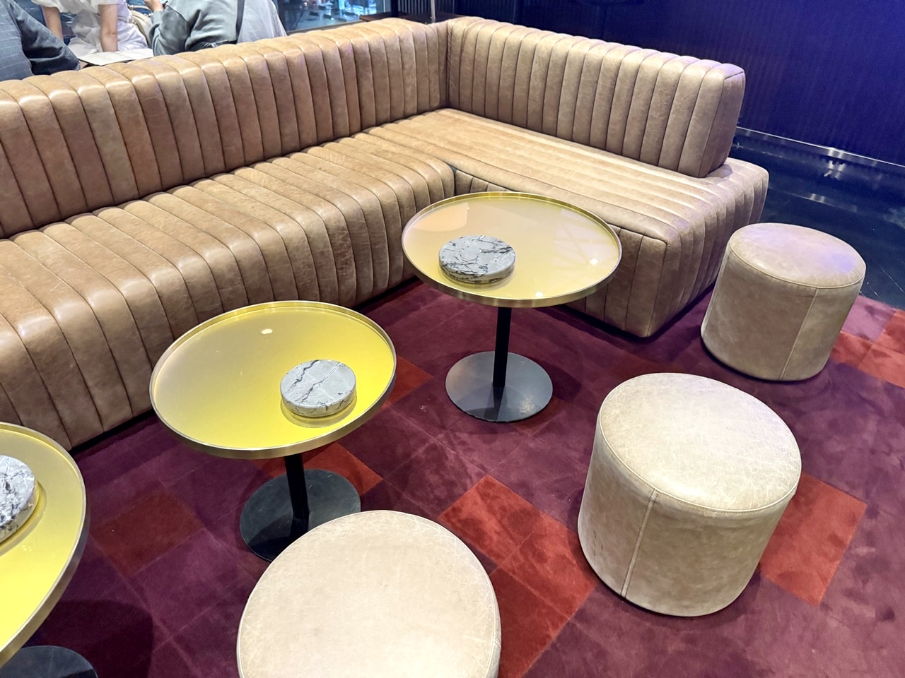 【中山食記】茹絲葵經典牛排館 Ruth’s Chris 大直店，經典菜色開箱，招牌肋眼牛排滋滋作響，紐奧良煎蝦肥美彈牙，近劍南路捷運站(菜單/訂位)