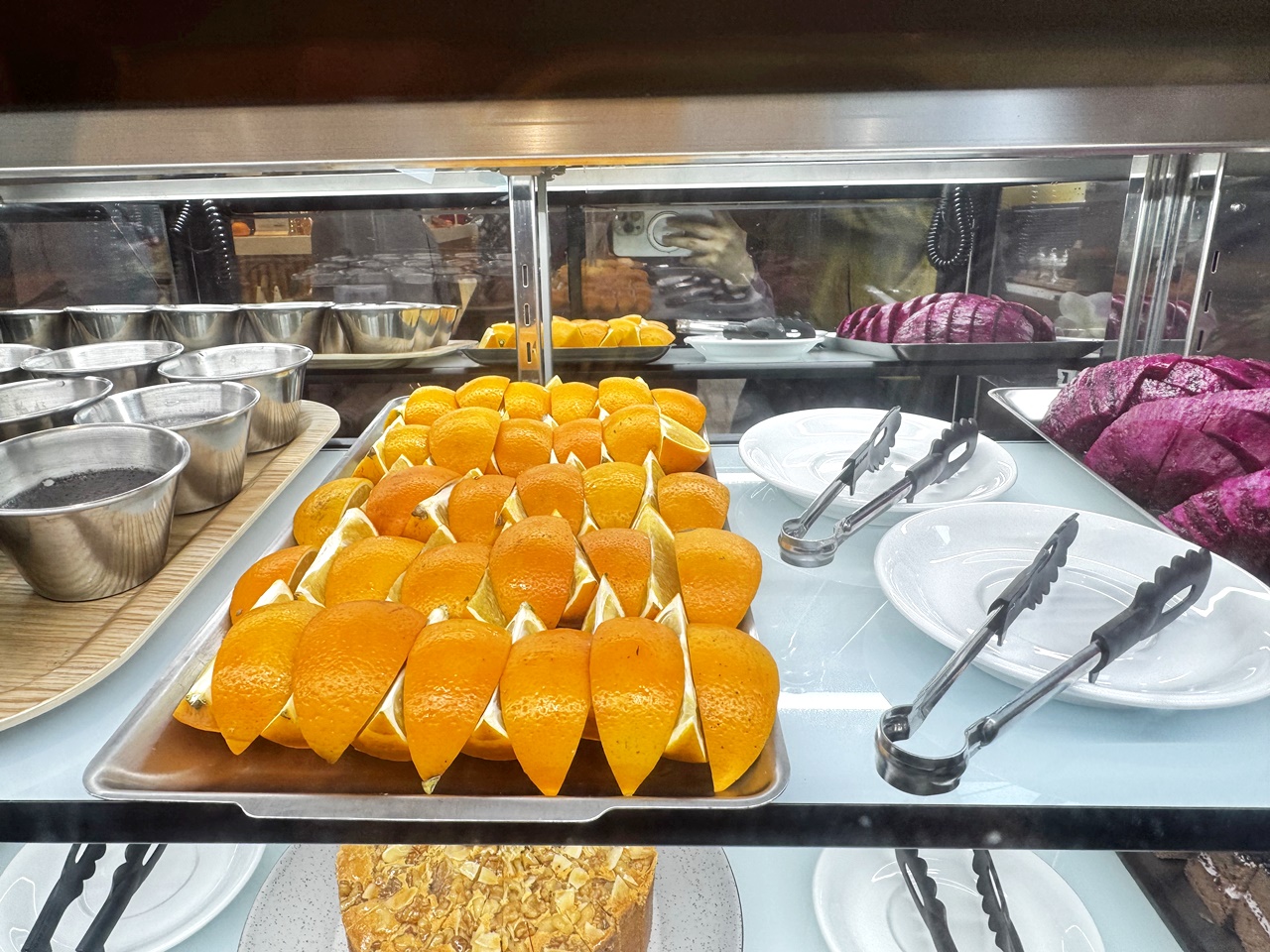 【大安食記】育成蕃薯藤餐廳自助餐吃到飽，有機食材超豐富，吃飽還能挺公益! 近忠孝新生捷運站(Buffet價錢/訂位方式)