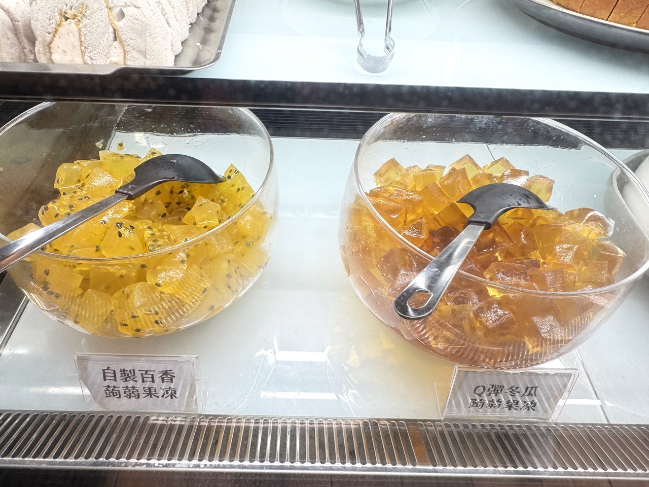 【大安食記】育成蕃薯藤餐廳自助餐吃到飽，有機食材超豐富，吃飽還能挺公益! 近忠孝新生捷運站(Buffet價錢/訂位方式)