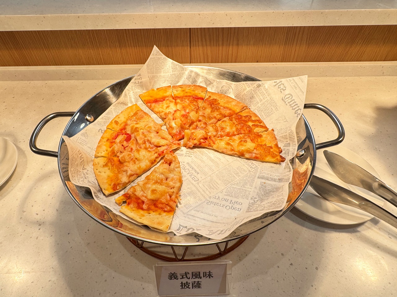 【大安食記】育成蕃薯藤餐廳自助餐吃到飽，有機食材超豐富，吃飽還能挺公益! 近忠孝新生捷運站(Buffet價錢/訂位方式)
