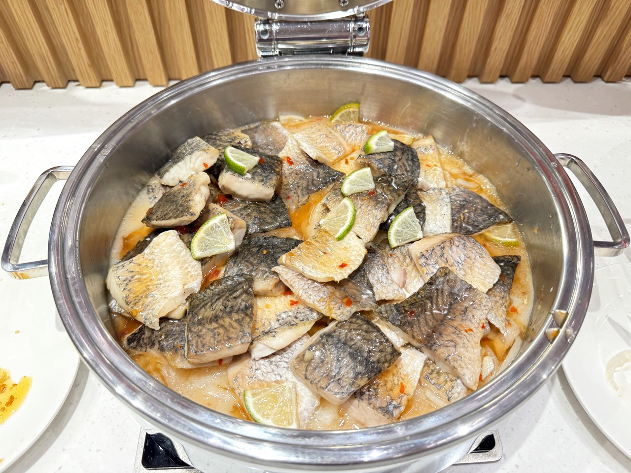【大安食記】育成蕃薯藤餐廳自助餐吃到飽，有機食材超豐富，吃飽還能挺公益! 近忠孝新生捷運站(Buffet價錢/訂位方式)