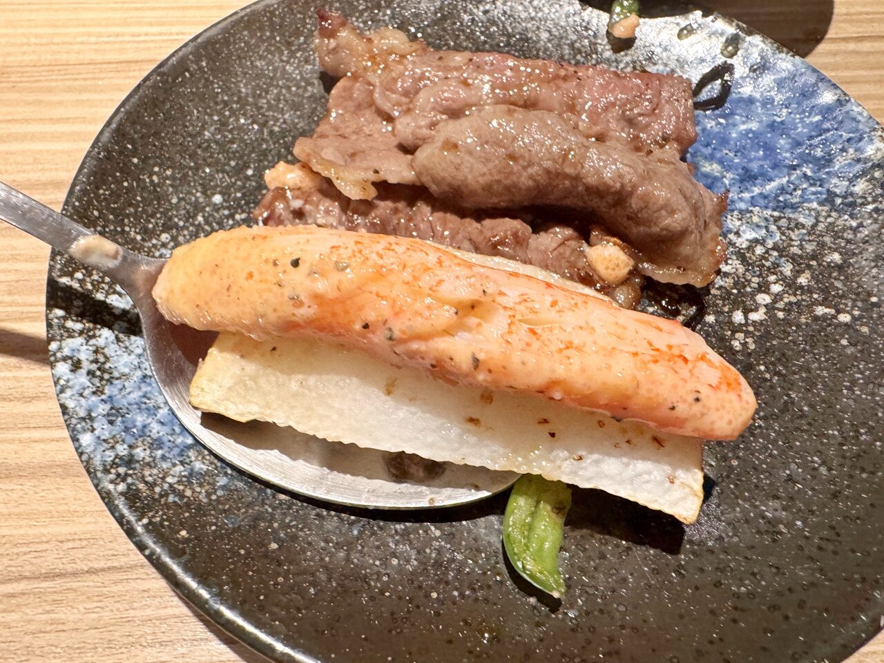 【大安食記】路易奇電力公司市民電廠 大和牛炙燒吃到飽值得嗎？和牛、橫膈膜、真理碗等一次開箱，近忠孝敦化站(菜單/訂位)