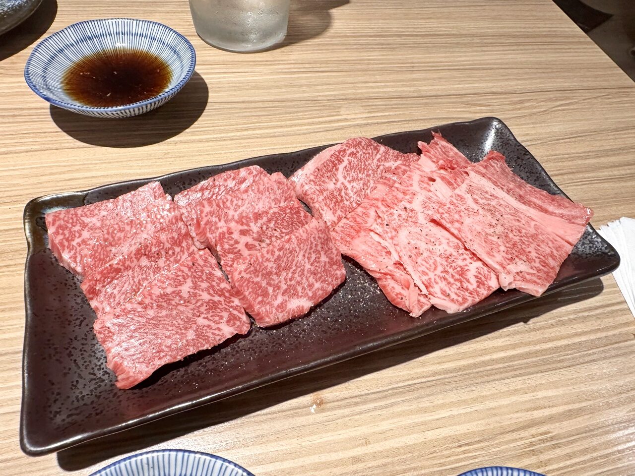 【大安食記】路易奇電力公司市民電廠 大和牛炙燒吃到飽值得嗎？和牛、橫膈膜、真理碗等一次開箱，近忠孝敦化站(菜單/訂位)