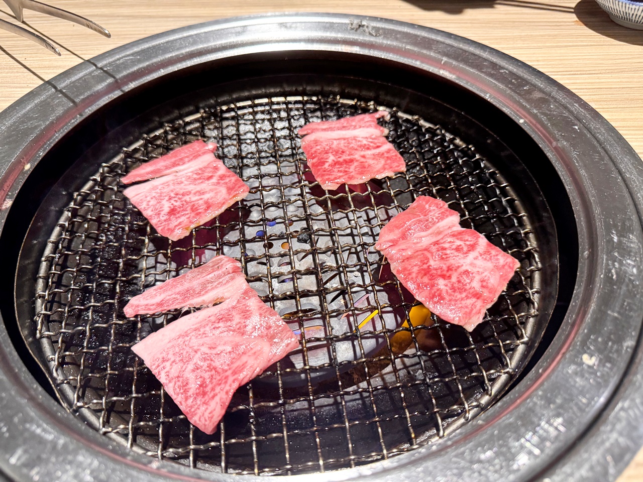【大安食記】路易奇電力公司市民電廠 大和牛炙燒吃到飽值得嗎？和牛、橫膈膜、真理碗等一次開箱，近忠孝敦化站(菜單/訂位)