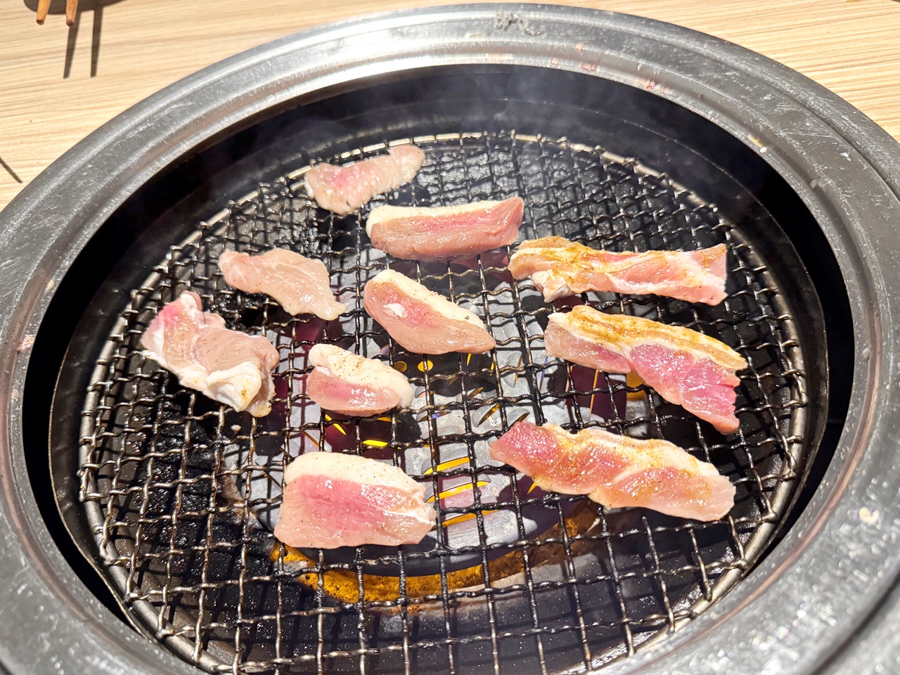 【大安食記】路易奇電力公司市民電廠 大和牛炙燒吃到飽值得嗎？和牛、橫膈膜、真理碗等一次開箱，近忠孝敦化站(菜單/訂位)