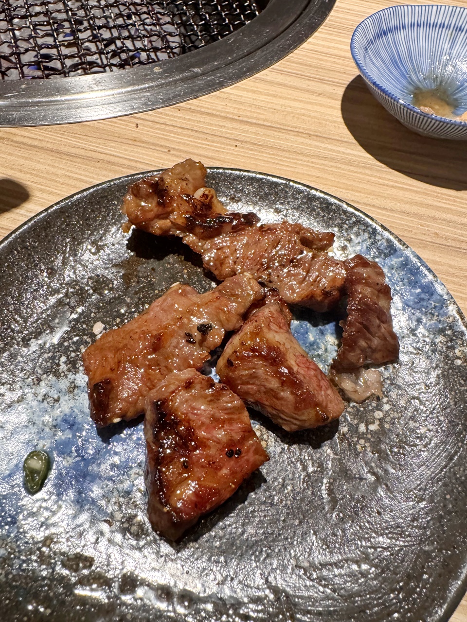 【大安食記】路易奇電力公司市民電廠 大和牛炙燒吃到飽值得嗎？和牛、橫膈膜、真理碗等一次開箱，近忠孝敦化站(菜單/訂位)