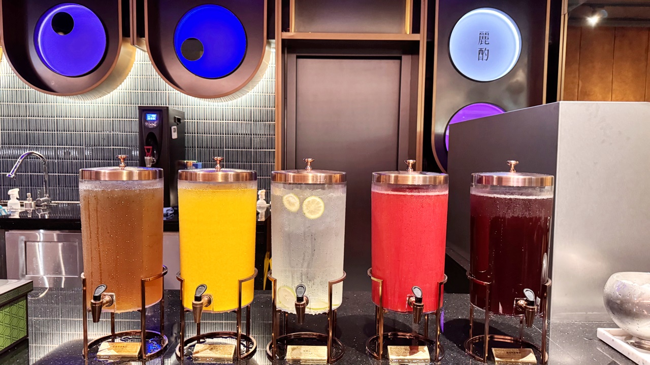 【台中食記】旭集和食集錦 台中店吃到飽 日式Buffet開箱假日餐期，位於台中大遠百近捷運綠線市政府站(價錢/訂位方式)