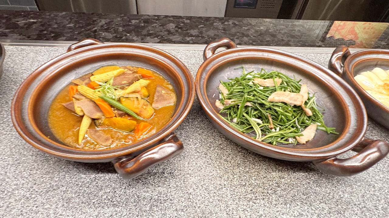 【台中食記】旭集和食集錦 台中店吃到飽 日式Buffet開箱假日餐期，位於台中大遠百近捷運綠線市政府站(價錢/訂位方式)