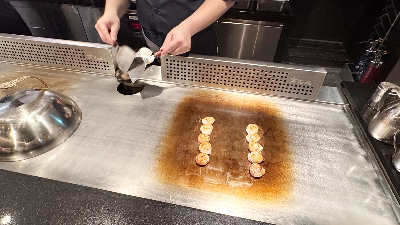 【台中食記】旭集和食集錦 台中店吃到飽 日式Buffet開箱假日餐期，位於台中大遠百近捷運綠線市政府站(價錢/訂位方式)