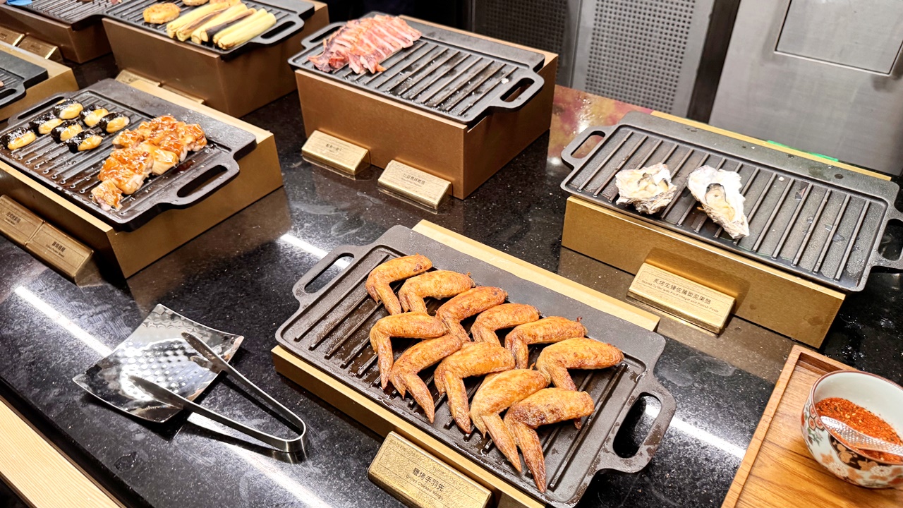 【台中食記】旭集和食集錦 台中店吃到飽 日式Buffet開箱假日餐期，位於台中大遠百近捷運綠線市政府站(價錢/訂位方式)