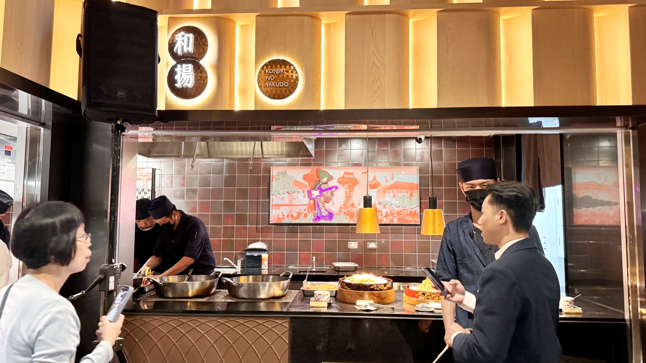 【台中食記】旭集和食集錦 台中店吃到飽 日式Buffet開箱假日餐期，位於台中大遠百近捷運綠線市政府站(價錢/訂位方式)