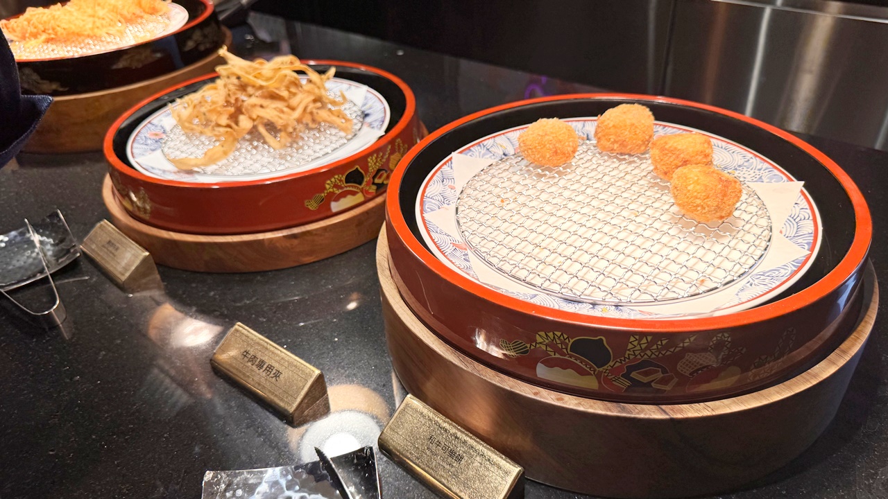 【台中食記】旭集和食集錦 台中店吃到飽 日式Buffet開箱假日餐期，位於台中大遠百近捷運綠線市政府站(價錢/訂位方式)