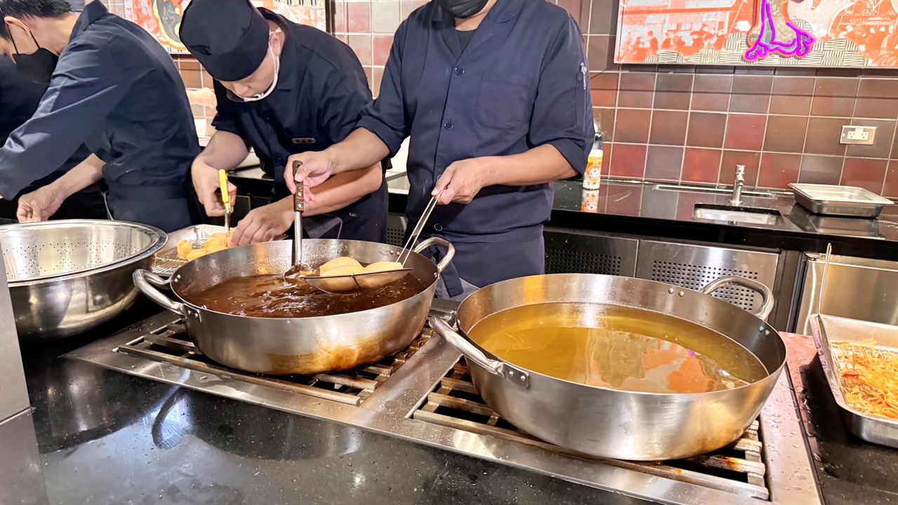 【台中食記】旭集和食集錦 台中店吃到飽 日式Buffet開箱假日餐期，位於台中大遠百近捷運綠線市政府站(價錢/訂位方式)