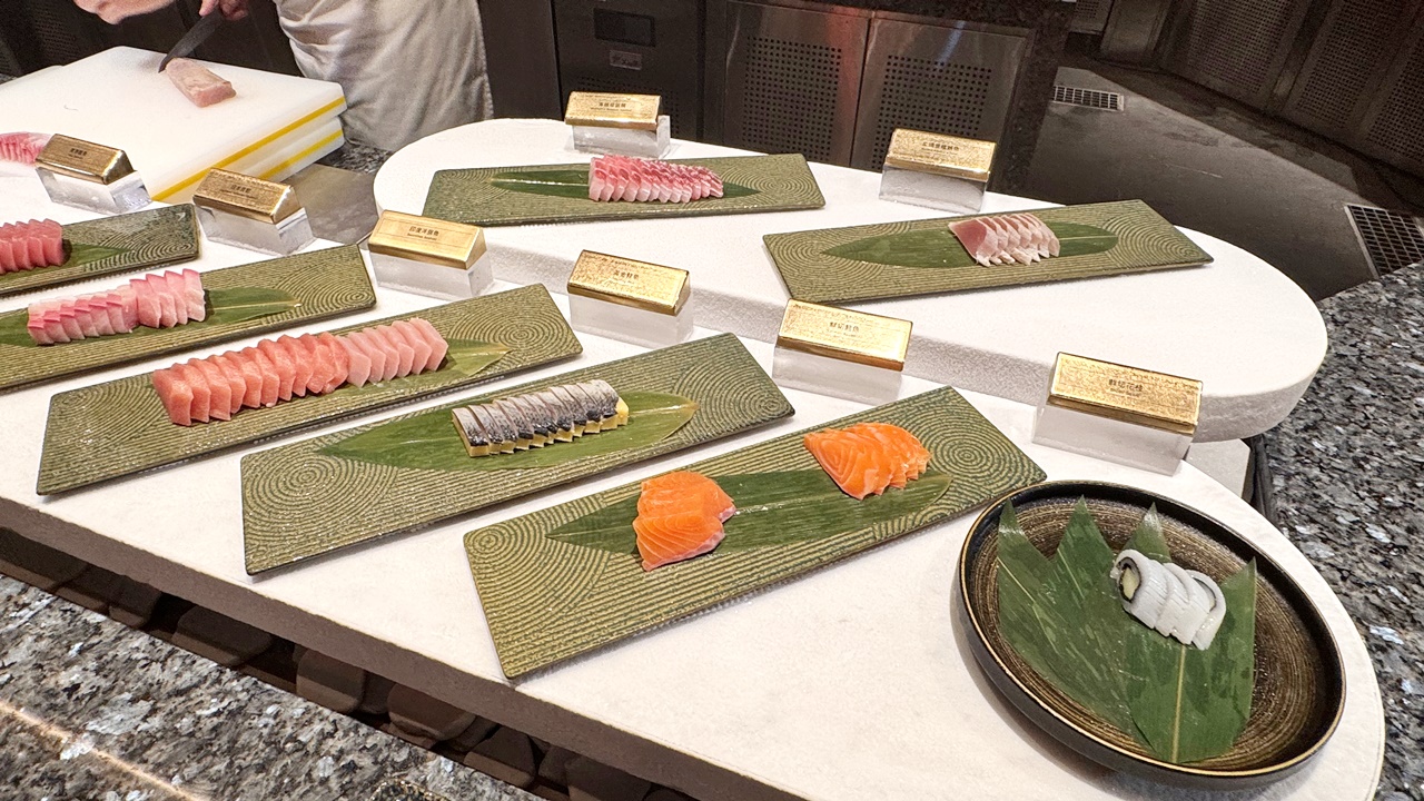 【台中食記】旭集和食集錦 台中店吃到飽 日式Buffet開箱假日餐期，位於台中大遠百近捷運綠線市政府站(價錢/訂位方式)