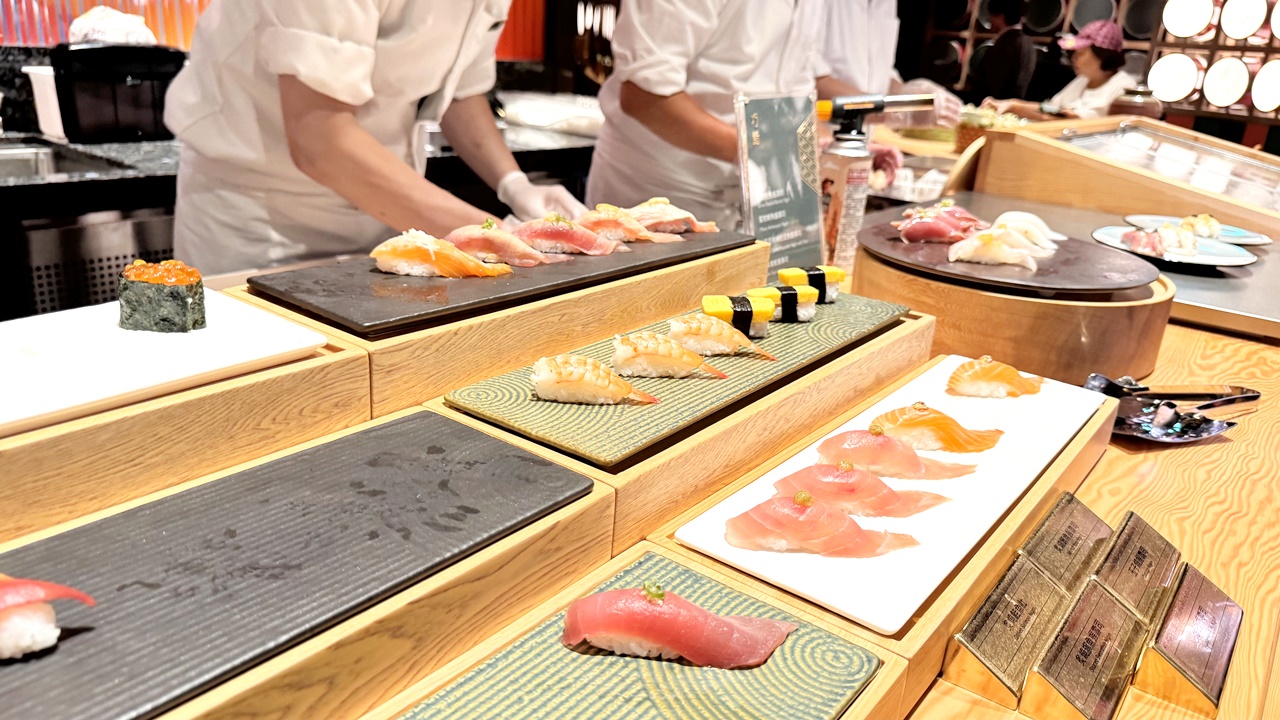 【台中食記】旭集和食集錦 台中店吃到飽 日式Buffet開箱假日餐期，位於台中大遠百近捷運綠線市政府站(價錢/訂位方式)