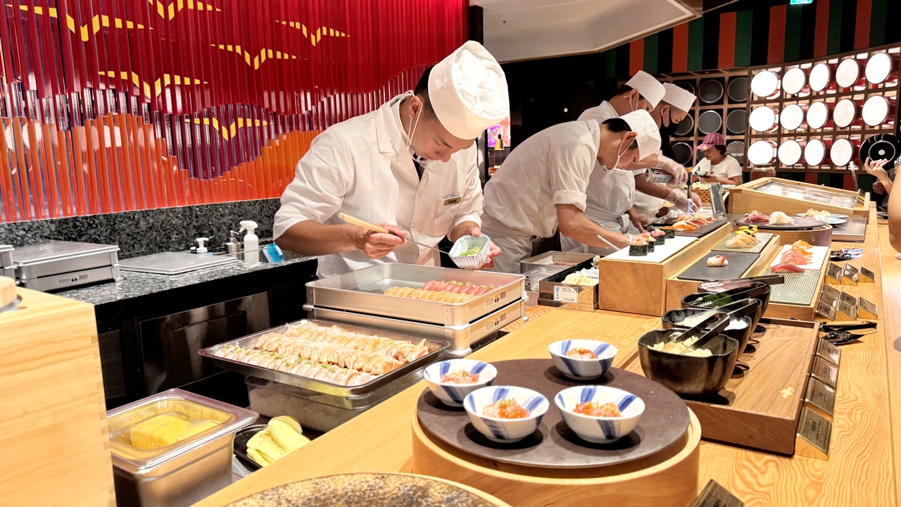 【台中食記】旭集和食集錦 台中店吃到飽 日式Buffet開箱假日餐期，位於台中大遠百近捷運綠線市政府站(價錢/訂位方式)