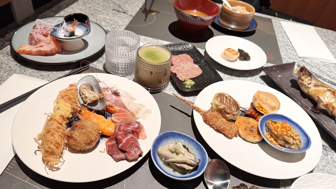 【台中食記】旭集和食集錦 台中店吃到飽 日式Buffet開箱假日餐期，位於台中大遠百近捷運綠線市政府站(價錢/訂位方式)