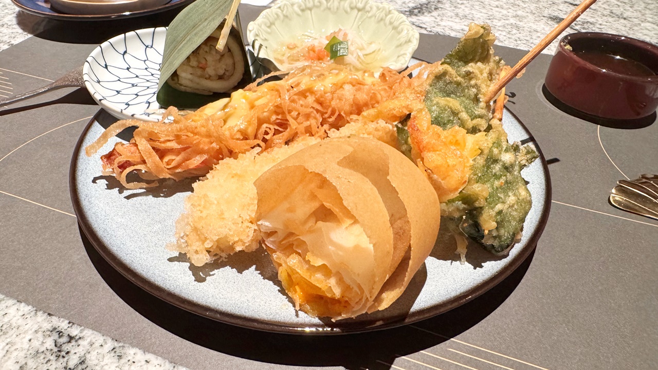 【台中食記】旭集和食集錦 台中店吃到飽 日式Buffet開箱假日餐期，位於台中大遠百近捷運綠線市政府站(價錢/訂位方式)