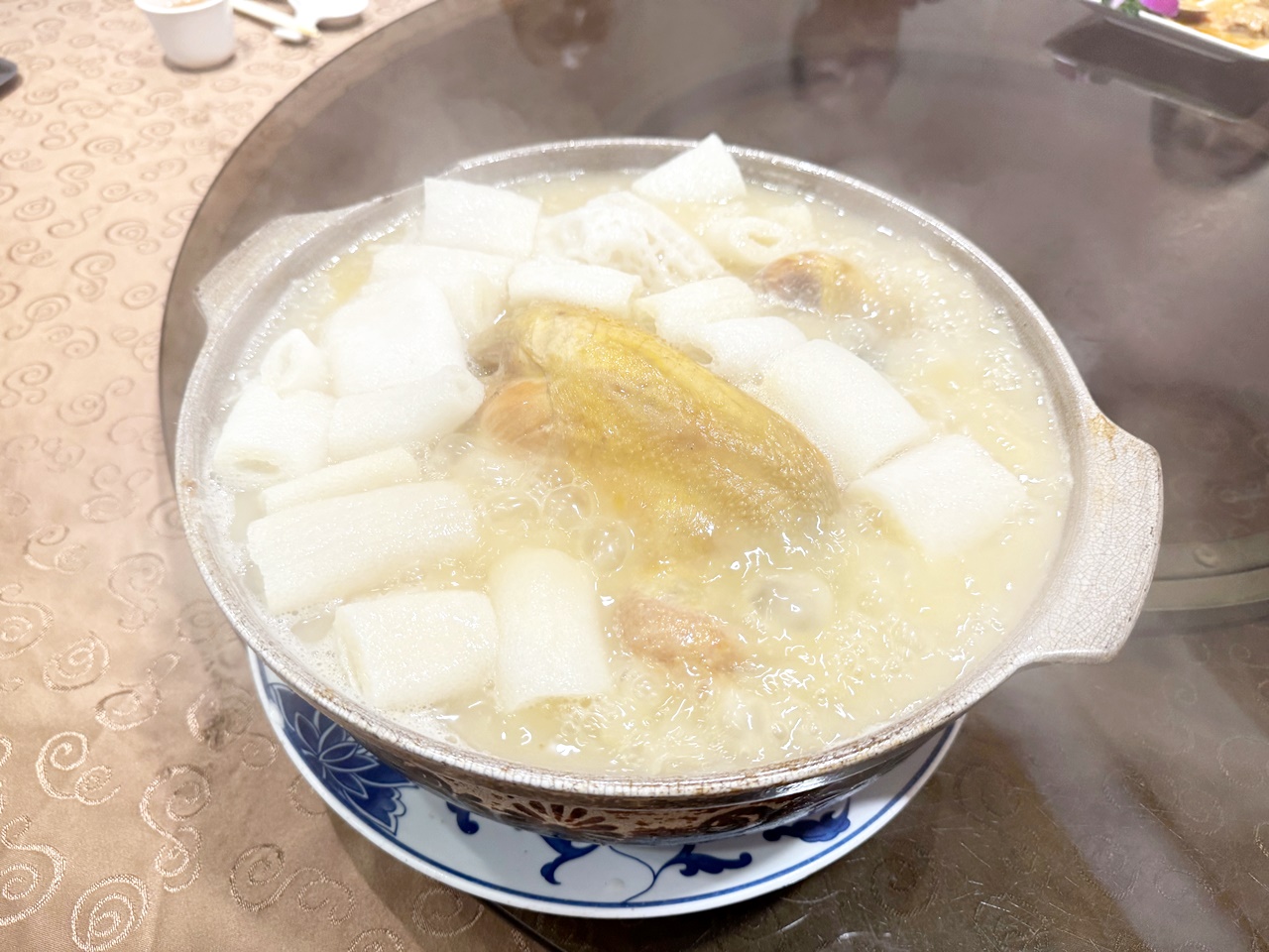 【大安食記】驥園川菜餐廳 台北超強砂鍋土雞湯！米其林推薦60年老字號川菜名店，多樣經典菜色開箱(菜單)