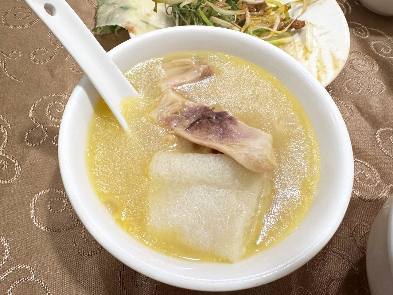 【大安食記】驥園川菜餐廳 台北超強砂鍋土雞湯！米其林推薦60年老字號川菜名店，多樣經典菜色開箱(菜單)