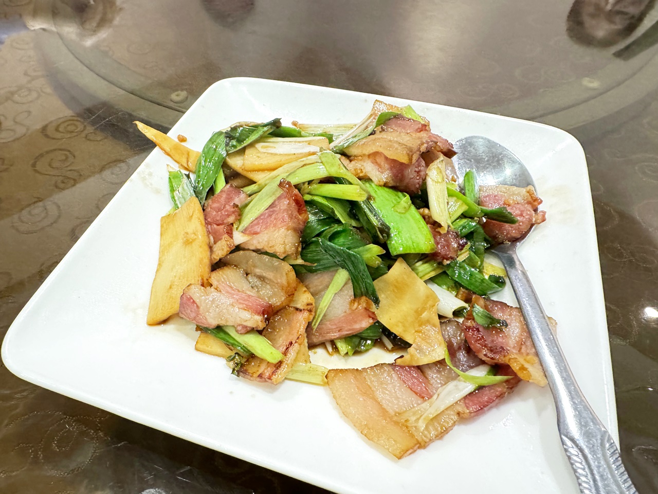 【大安食記】驥園川菜餐廳 台北超強砂鍋土雞湯！米其林推薦60年老字號川菜名店，多樣經典菜色開箱(菜單)