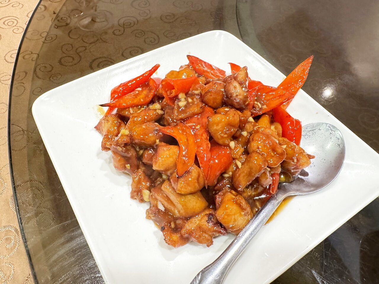 【大安食記】驥園川菜餐廳 台北超強砂鍋土雞湯！米其林推薦60年老字號川菜名店，多樣經典菜色開箱(菜單)