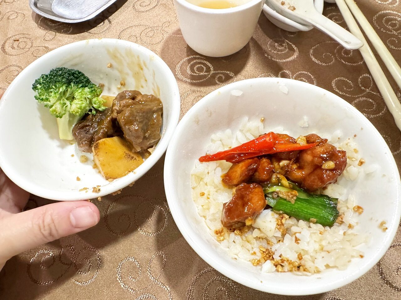 【大安食記】驥園川菜餐廳 台北超強砂鍋土雞湯！米其林推薦60年老字號川菜名店，多樣經典菜色開箱(菜單)