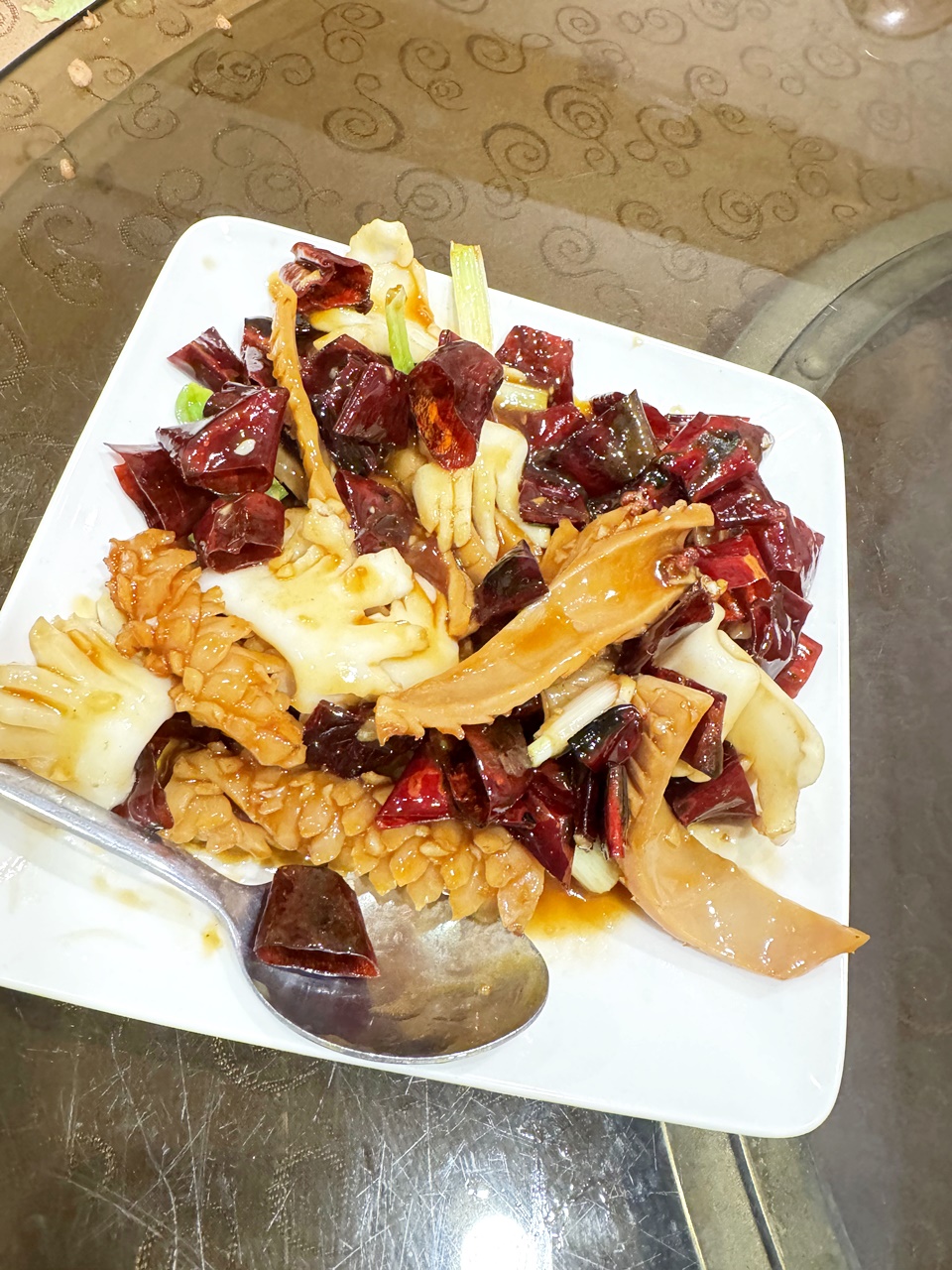 【大安食記】驥園川菜餐廳 台北超強砂鍋土雞湯！米其林推薦60年老字號川菜名店，多樣經典菜色開箱(菜單)