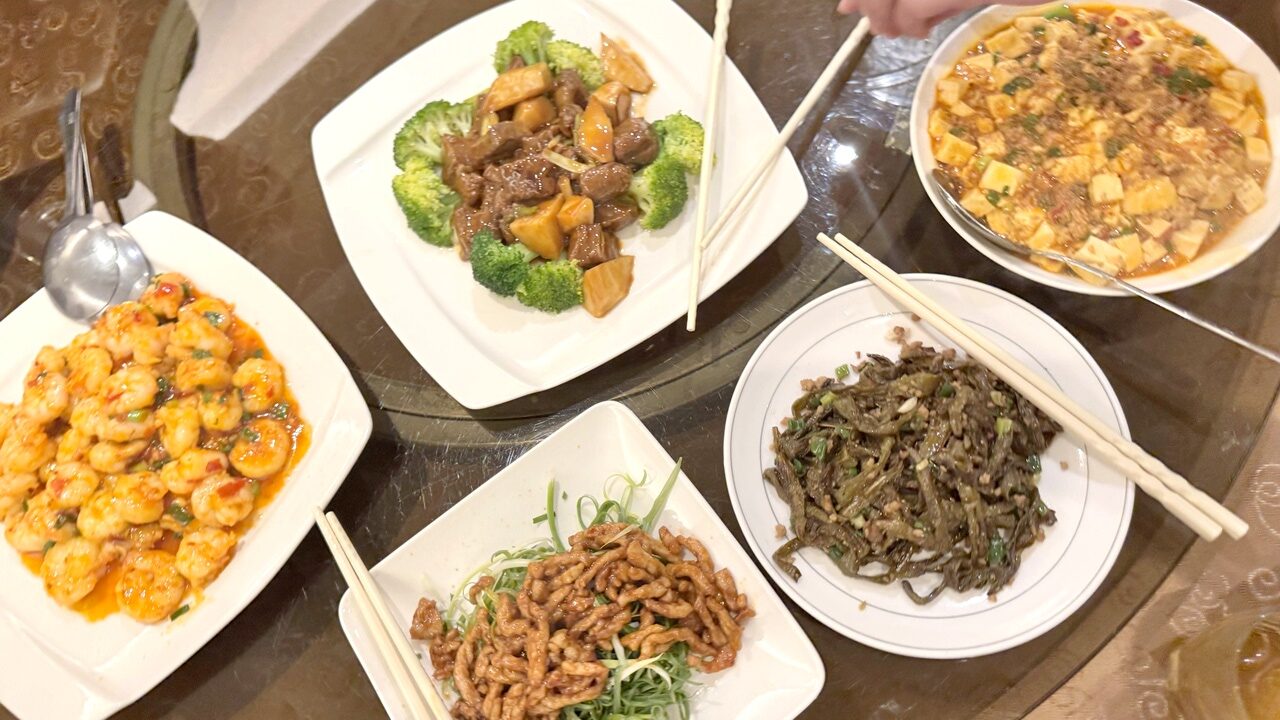 【大安食記】驥園川菜餐廳 台北超強砂鍋土雞湯！米其林推薦60年老字號川菜名店，多樣經典菜色開箱(菜單)