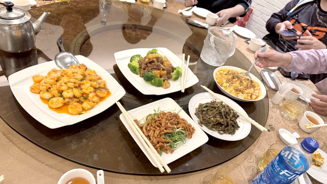【大安食記】驥園川菜餐廳 台北超強砂鍋土雞湯！米其林推薦60年老字號川菜名店，多樣經典菜色開箱(菜單)
