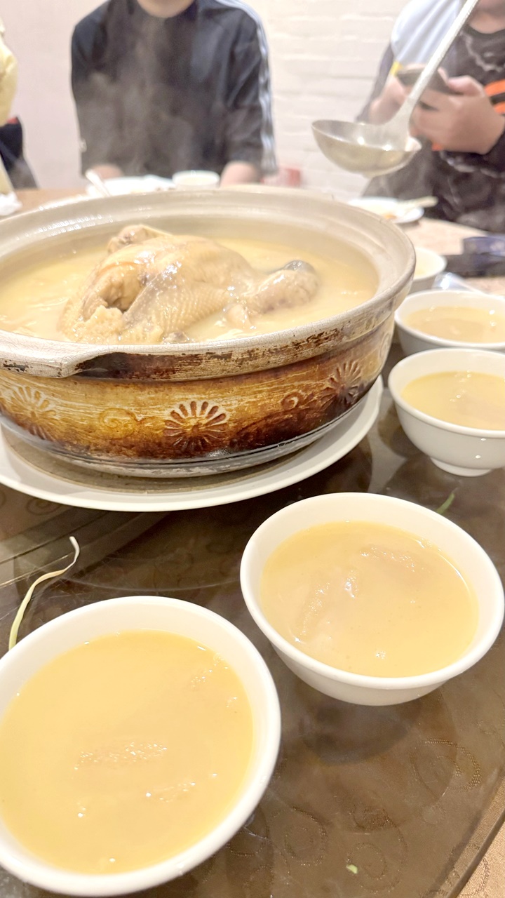 【大安食記】驥園川菜餐廳 台北超強砂鍋土雞湯！米其林推薦60年老字號川菜名店，多樣經典菜色開箱(菜單)